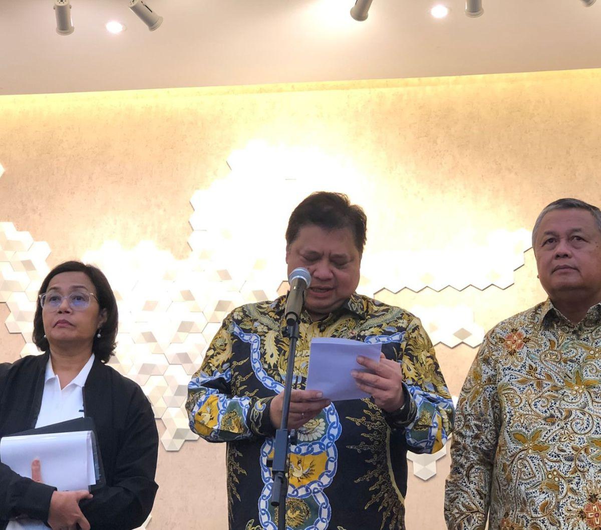 "Pertama subsidi pupuk itu penting karena kita masuk dalam musim tanam dan kemarin dengan dana yg ada 26 triliun itu hanya mencakup 5,7 juta petani," bebernya.