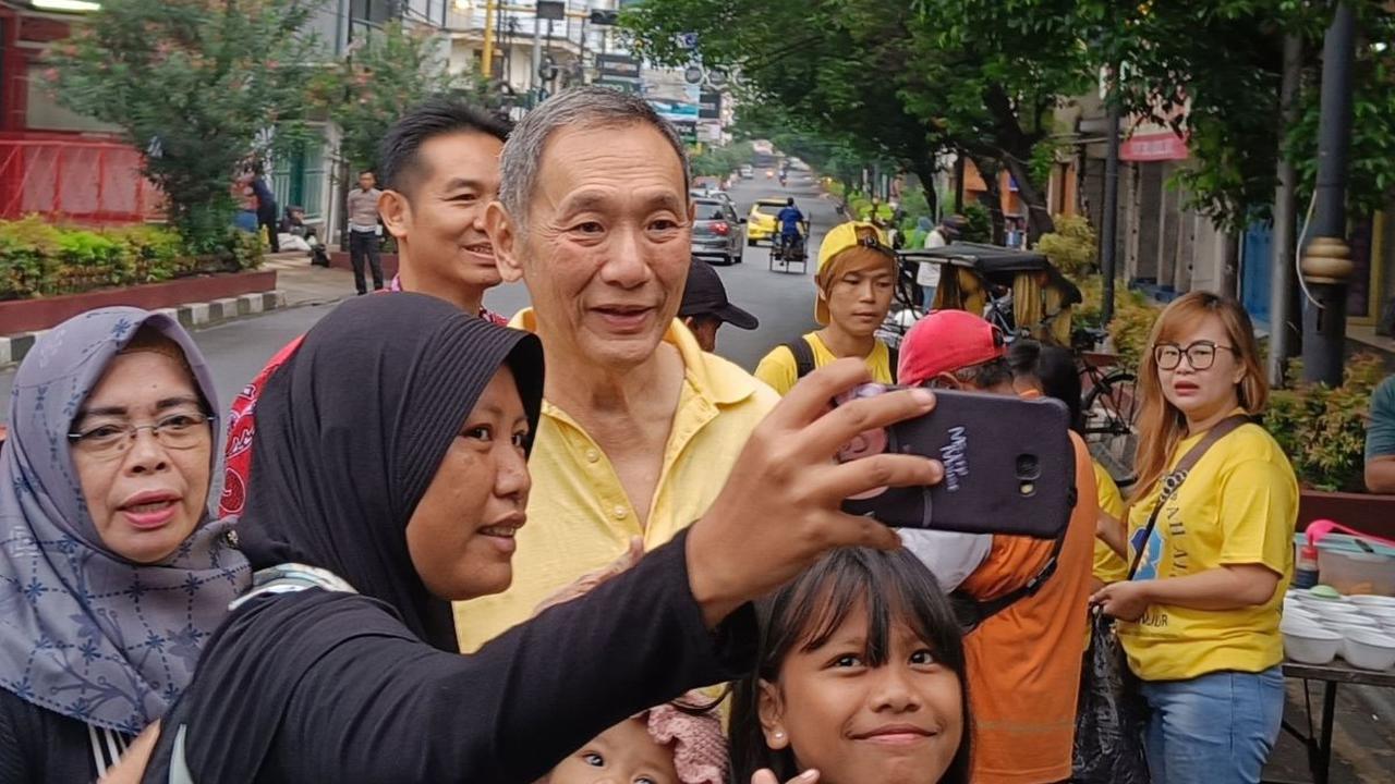 Harga Beras Mahal, Warga Cianjur Senang Jusuf Hamka Jual Nasi Kuning Cuma Rp3.000 per Porsi