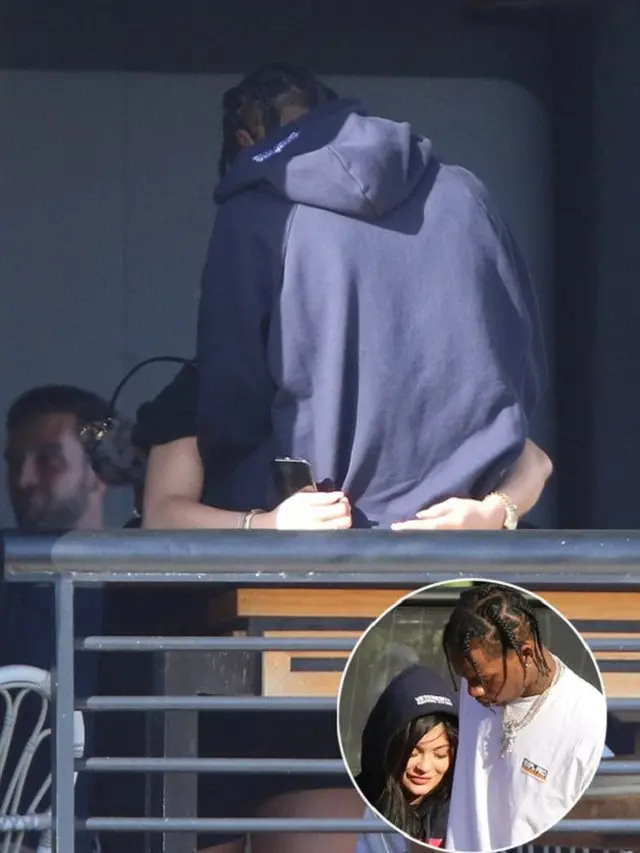 [Bintang] Kylie Jenner dan Travis Scott
