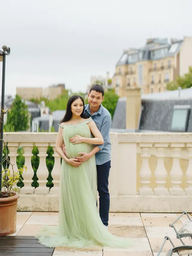 Resmi Jadi Ibu, Ini Gaya Keibuan Jessica Tanoesoedibjo Saat Maternity Shoot Tepat Sebelum Melahirkan