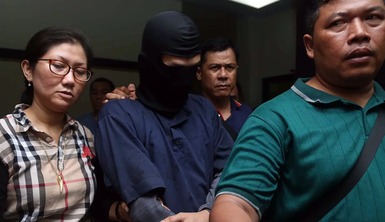 Polisi menjerat Jupiter Fortissimo dengan pasal 114 dan 112 tentang narkotika dengan ancaman hukuman penjara maksimal 20 tahun. (Deki Prayoga/Bintang.com)