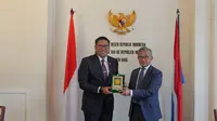 Wakil Menteri Pertanian RI (Wamentan RI) Sudaryono melakukan pertemuan dengan Duta besar RI untuk Belanda, H.E. Mayerfas dan para diaspora serta mahasiswa Indonesia di Belanda.