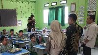 KPAI memantau pelaksanaan Makan Bergizi Gratis (MBG) di Jakarta. (Foto: Humas KPAI)