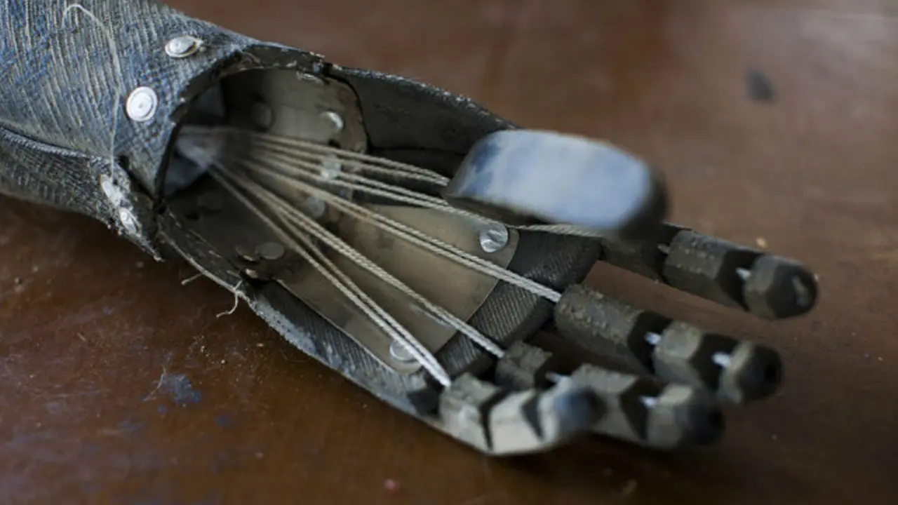 Kaki dan Tangan Palsu Buatan Si Tangan Besi