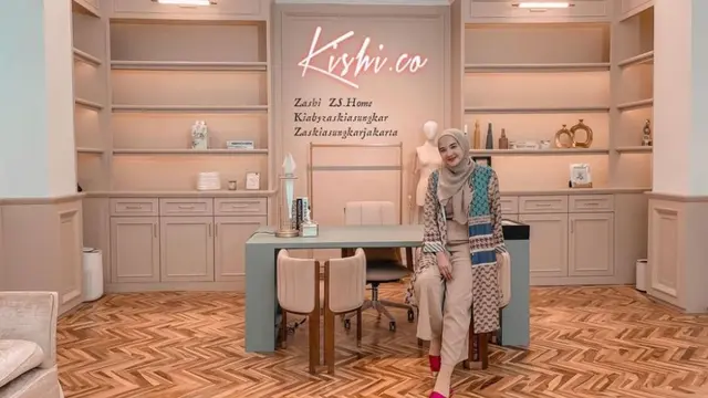 Menengok Kantor Baru Zaskia Sungkar dan Shireen Sungkar yang Bernuansa Pastel