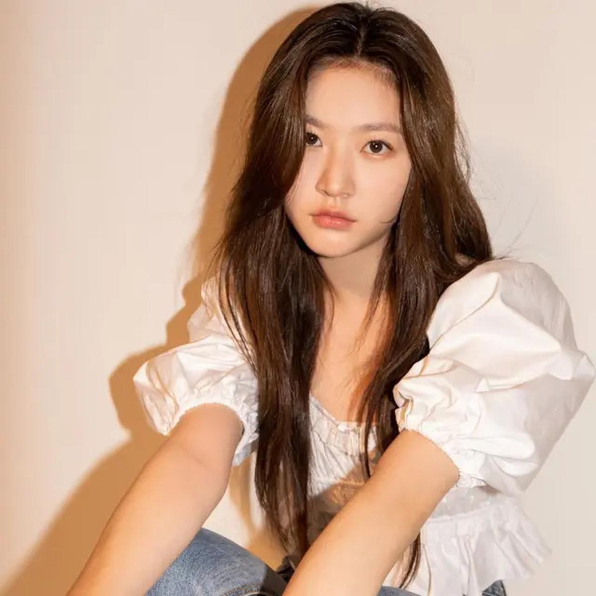 Agensi Kim Soo Hyun Serang Balik Keluarga Kim Sae Ron, Termasuk Mengklaim Ikut Melayat Mendiang