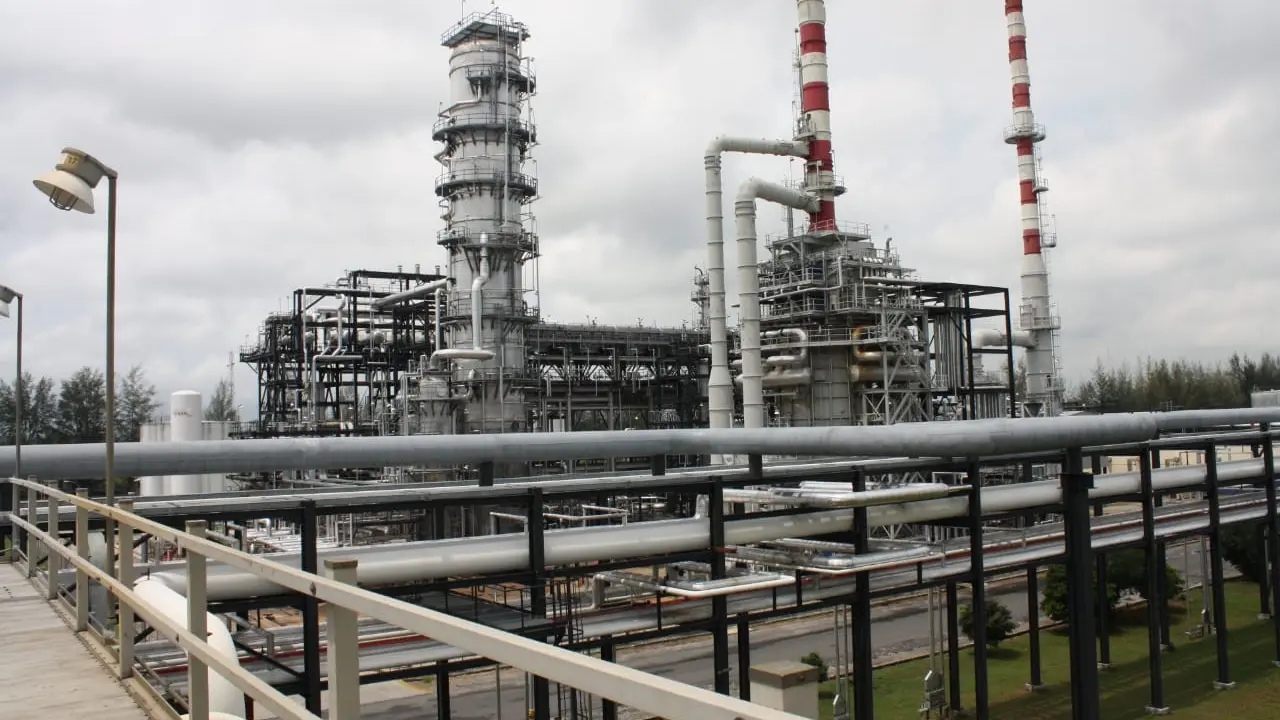 PT Kilang Pertamina Internasional (KPI) memperkuat bisnisnya di industri pengolahan minyak dengan resmi mangakuisisi saham PT Patra SK sebesar 14% dari SK ENMOVE Co., LTD. Dok KPI