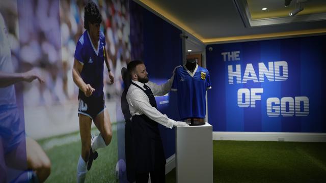 Jersey Diego Maradona saat Cetak Gol Tangan Tuhan Dilelang