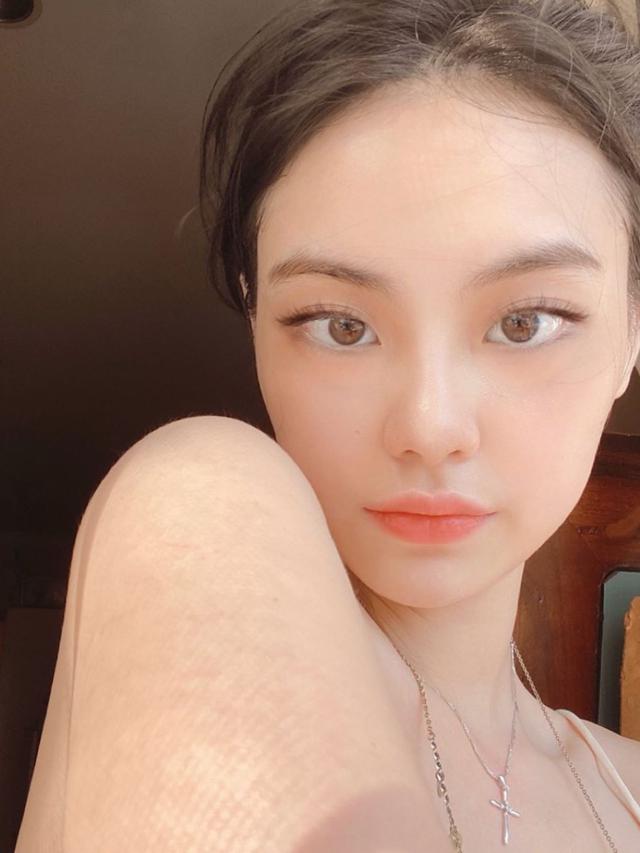 7 Potret Terbaru Gege Elisa Disebut Mirip Jennie Blackpink Hot