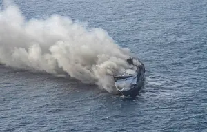 Musibah Kebakaran KM Mutiara Sentosa 2,  Lima Tewas Puluhan Hilang