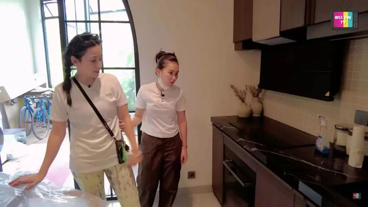 5 Potret Dapur Hesti Purwadinata di Rumah Baru, Modern dengan Perabotan Serba Canggih Bikin Betah Masak