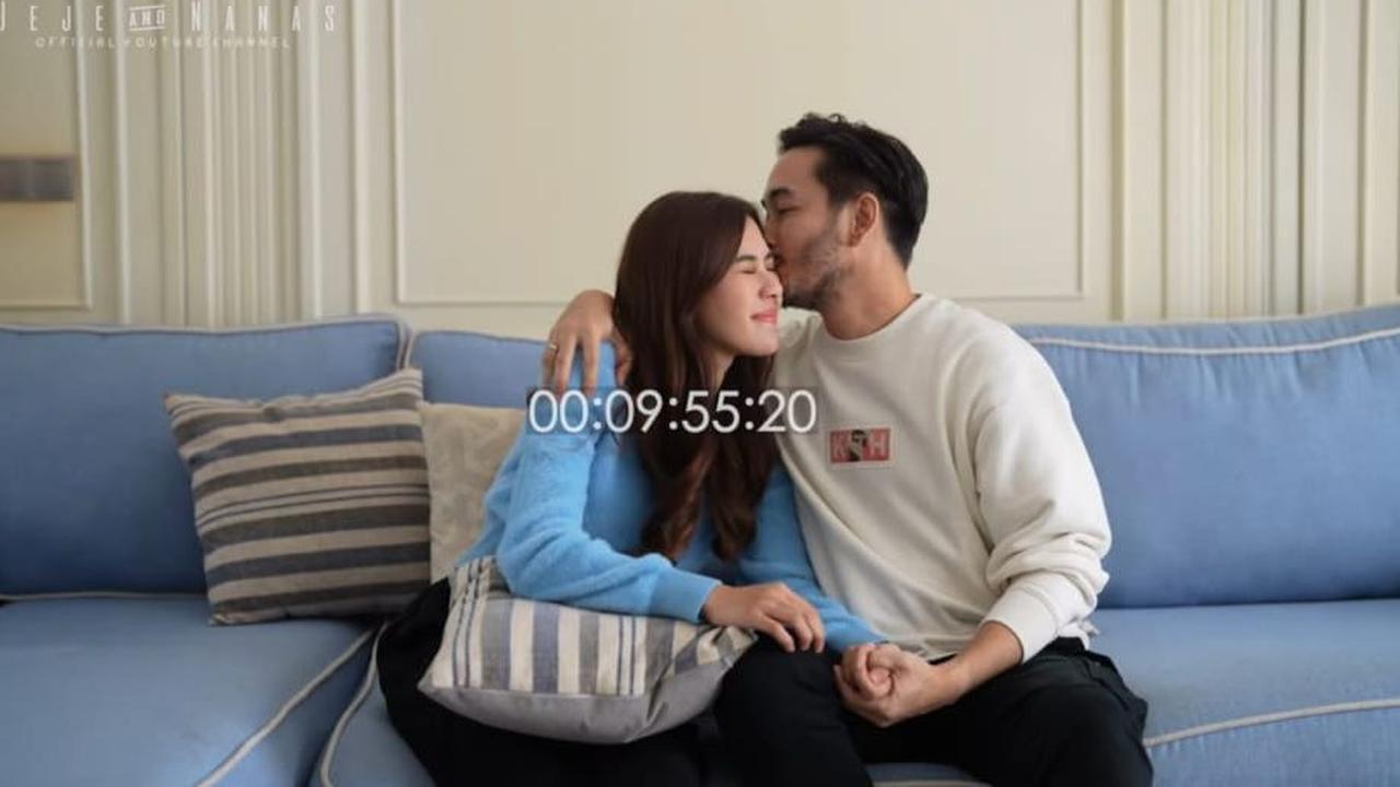Di akhir pesan yang disampaikannya, Syahnaz mengucap terima kasih kepada Jeje. Ia juga mengaku bersyukur karena sang suami selalu setia berada di sampingnya meski tengah diterpa badai rumah tangga.
