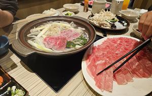 Sajian Shabu-shabu dengan resep shabu-shabu untuk malam tahun baru (Wikimedia Commons)