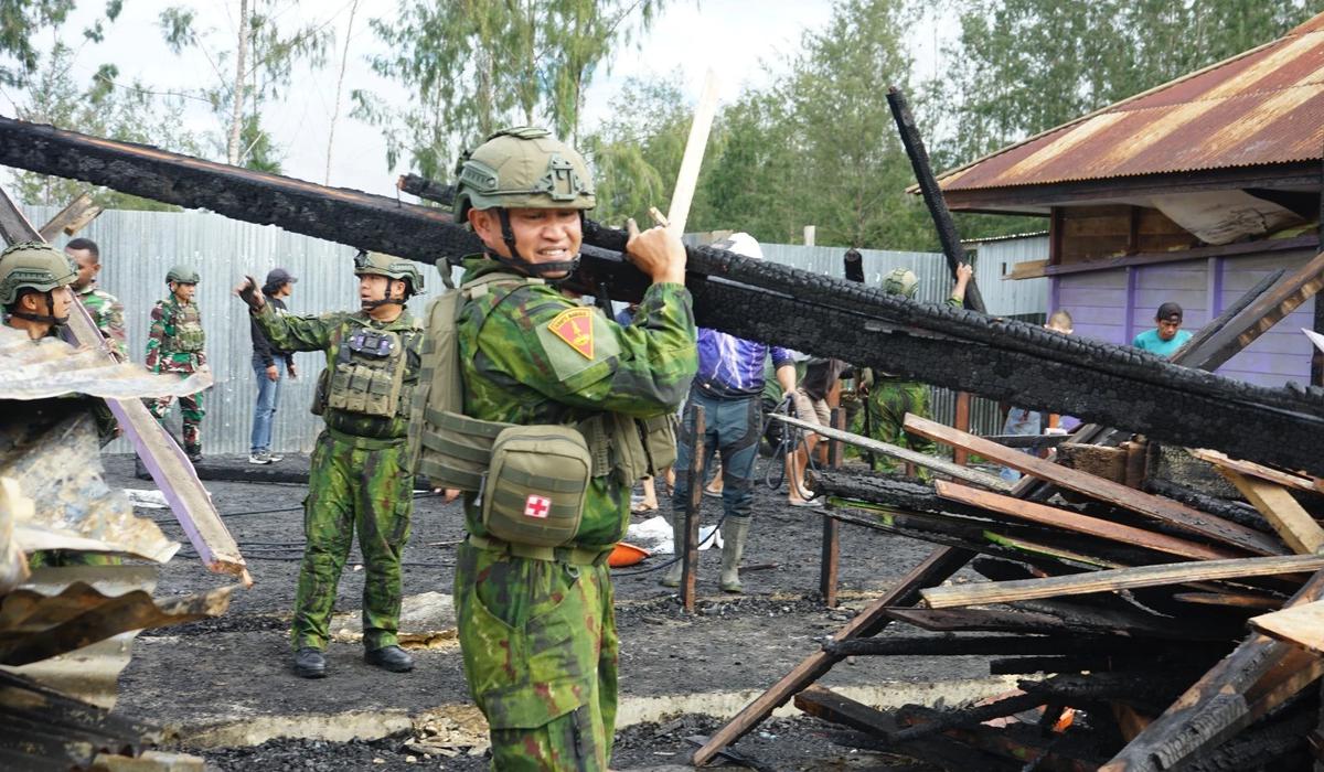 marinir TNI AL di pesantren islam Papua Tengah