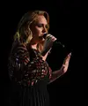 Adele, penyanyi dengan suara yang menggelegar itu tengah berbahagia. Genap berusia 29 tahun, Adele pun merayakan dengan caranya sendiri lewat foto yang diunggahnya di media sosial. (AFP/Bintang.com)