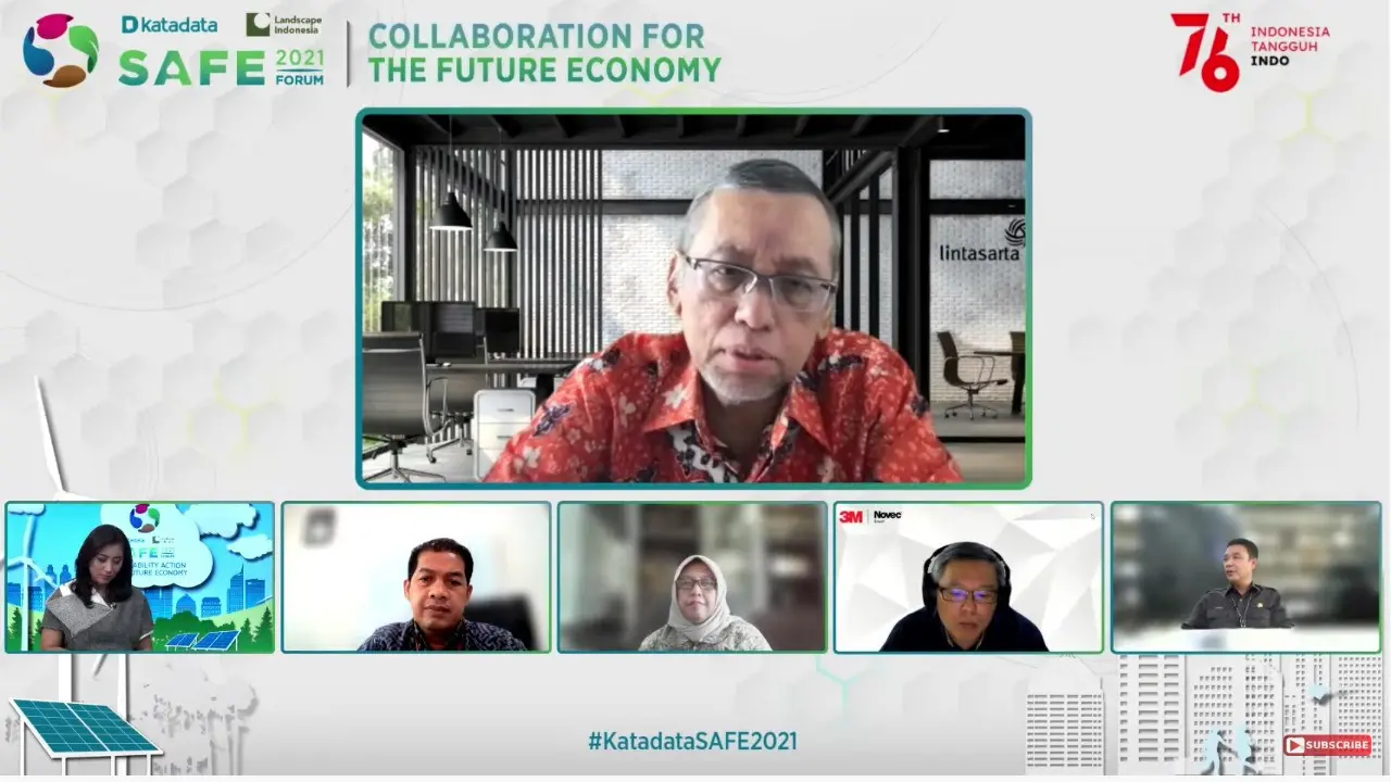 Arya Damar (tengah), Direktur Utama Lintasarta dalam Webinar yang membahas topik Smart and Sustainable Cities.