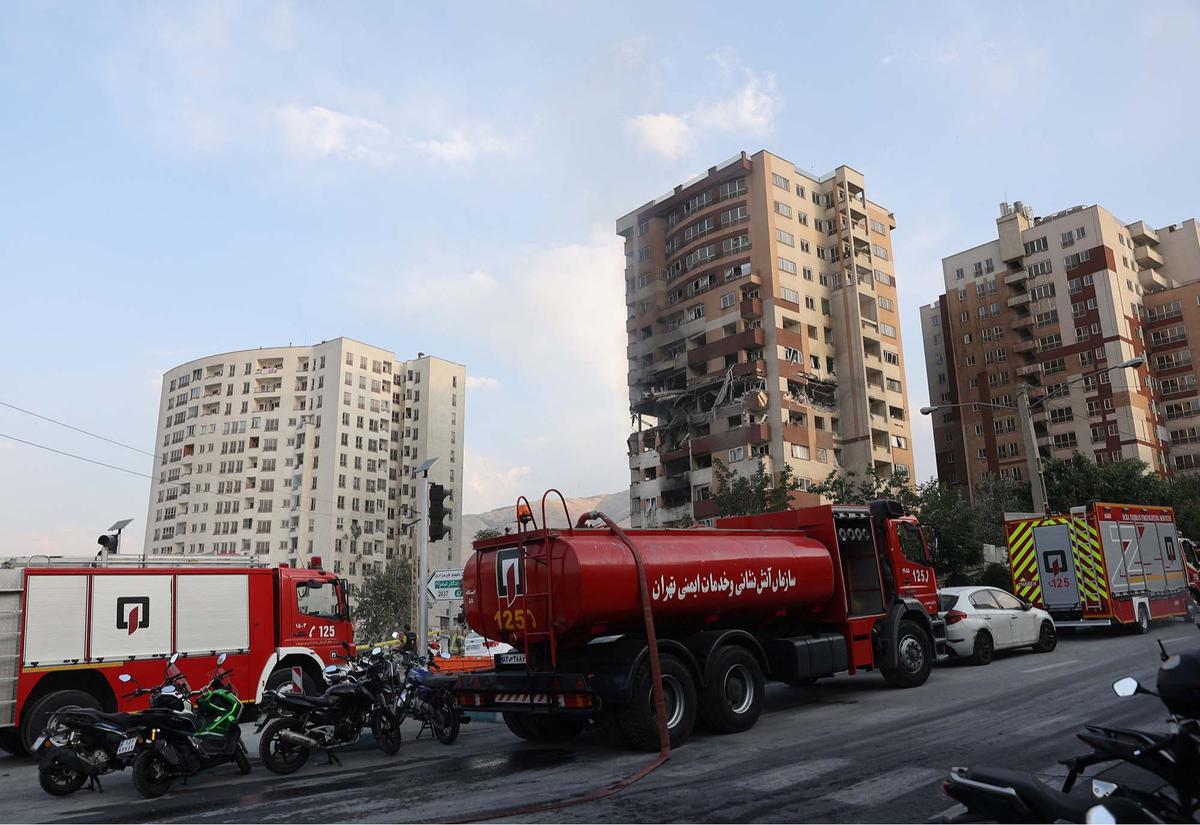 FOTO: Kerusakan Bangunan Paska Serangan Israel di Teheran