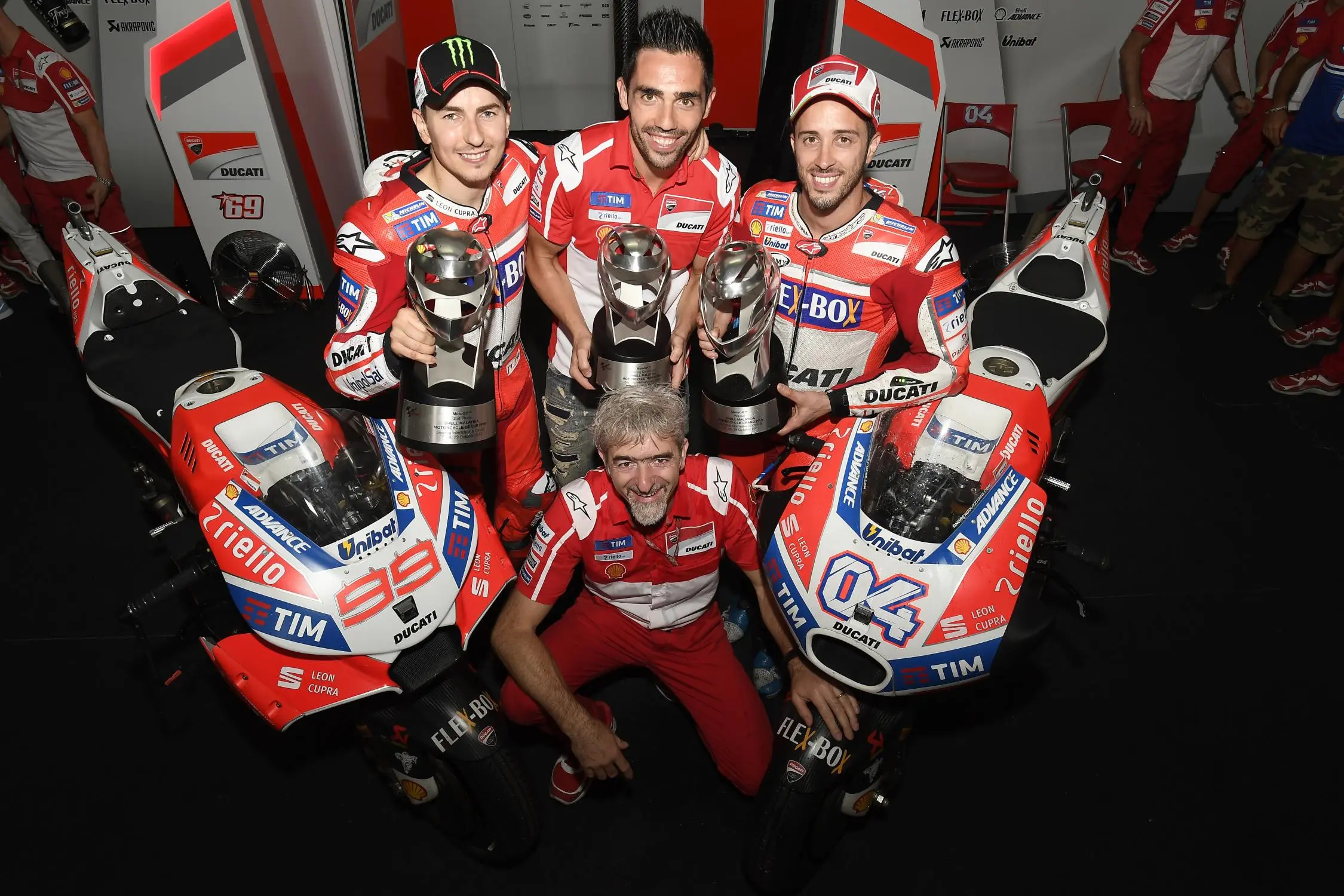 General Manager Ducati Corse, Luigi Dall'Igna, tak membantah adanya perintah team order pada MotoGP Malaysia dan menilai peluang Andrea Dovizioso untuk meraih gelar sangatlah tipis. (dok. MotoGP)