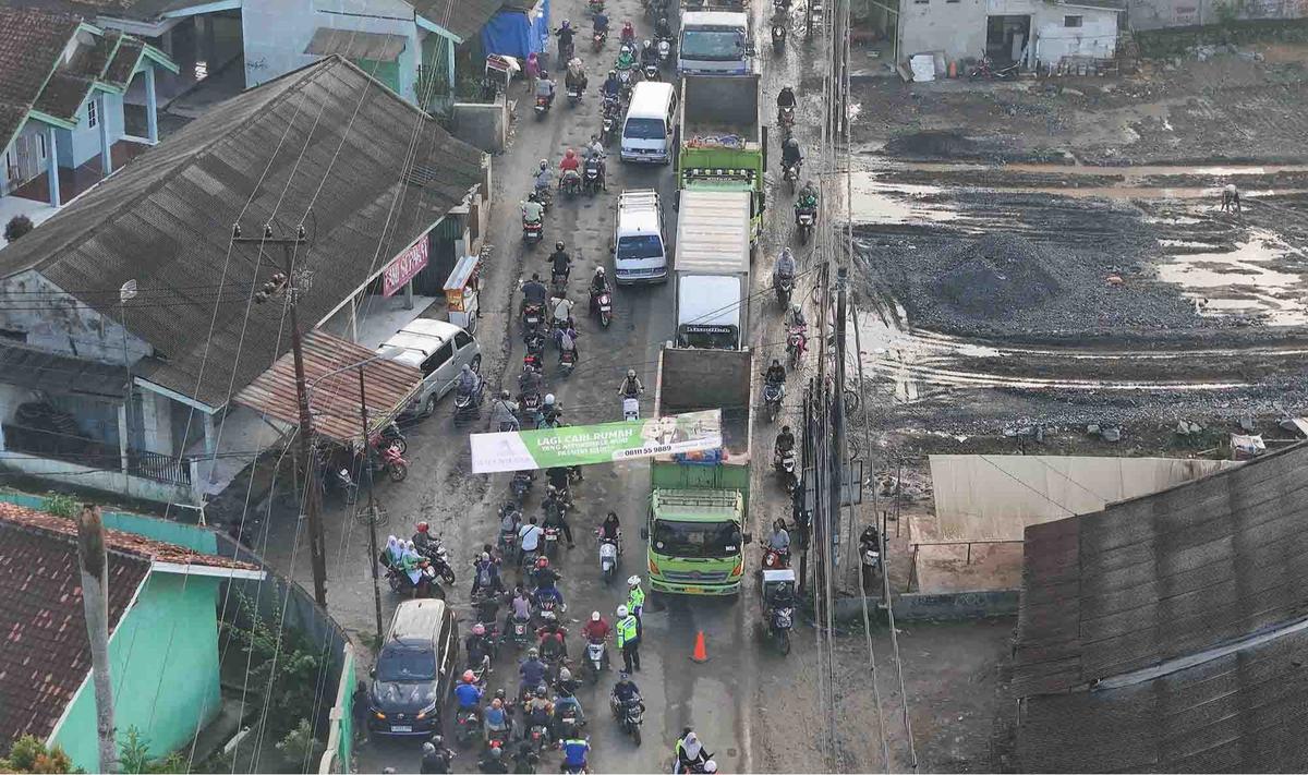 FOTO: Horor Macet Setiap Pagi di Parung Panjang