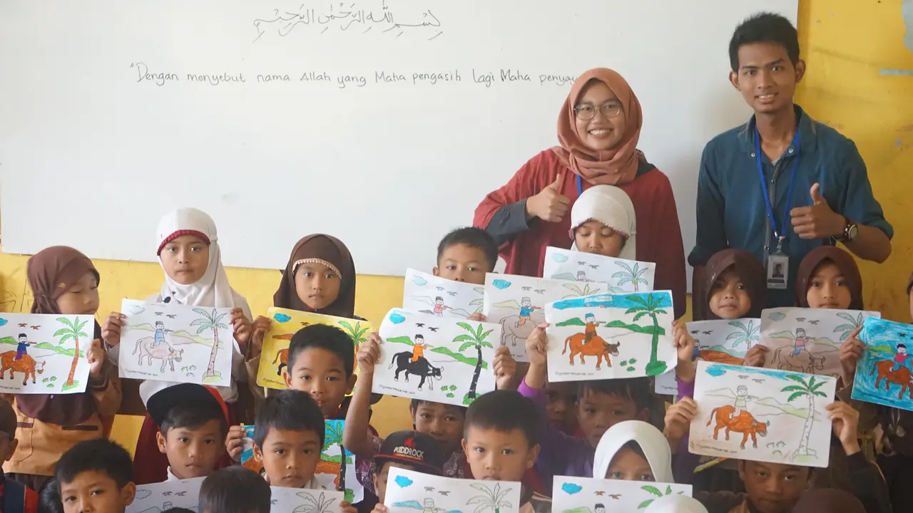 Sadewa dan Kegiatan Mengajar Anak-anak di Berbagai Daerah