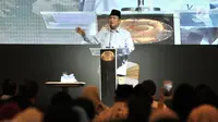 Calon presiden nomor urut 02 Prabowo Subianto memberi sambutan saat menghadiri peringatan Hari Disabilitas Internasional ke-26 di Jakarta, Rabu (5/12). Acara ini diikuti ratusan penyandang disabilitas. (Merdeka.com/Iqbal Nugroho)
