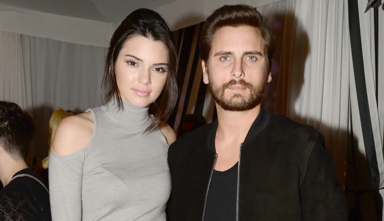 Tentu saja hal tersebut sangat mengejutkan karena Kendall menyindir bahwa Sofia adalah "anak" Scott Disick. (E! Tonight)