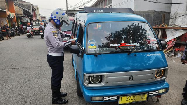 Dishub Depok Gencarkan Penertiban di Stasiun Citayam: 15 Angkot Ditegur, 5 Ditilang