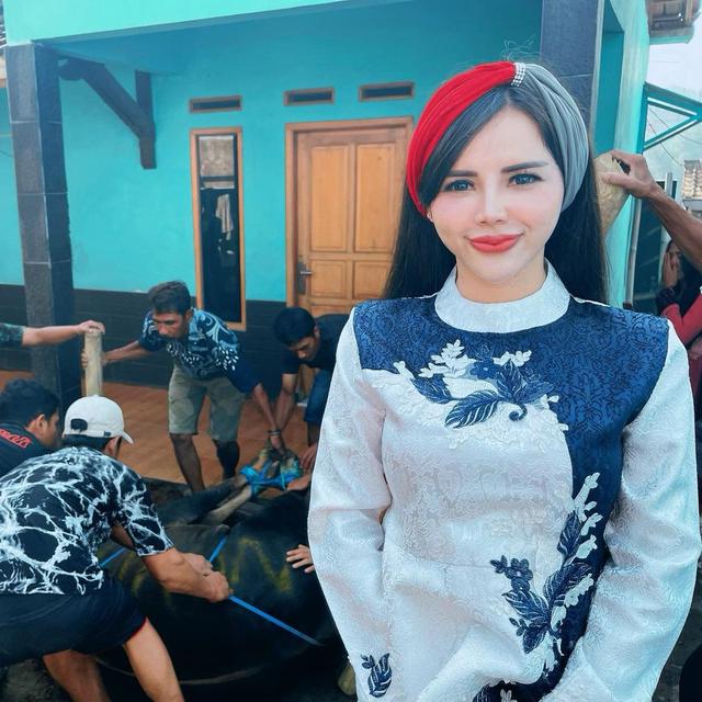 Novi Rizki (https://www.instagram.com/p/CRiB1hShruO/)