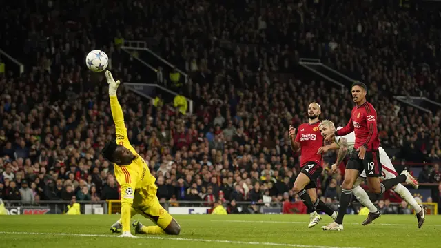 Foto: Andre Onana Buat Ulah Casemiro yang Kena Kartu Merah, MU pun Kalah