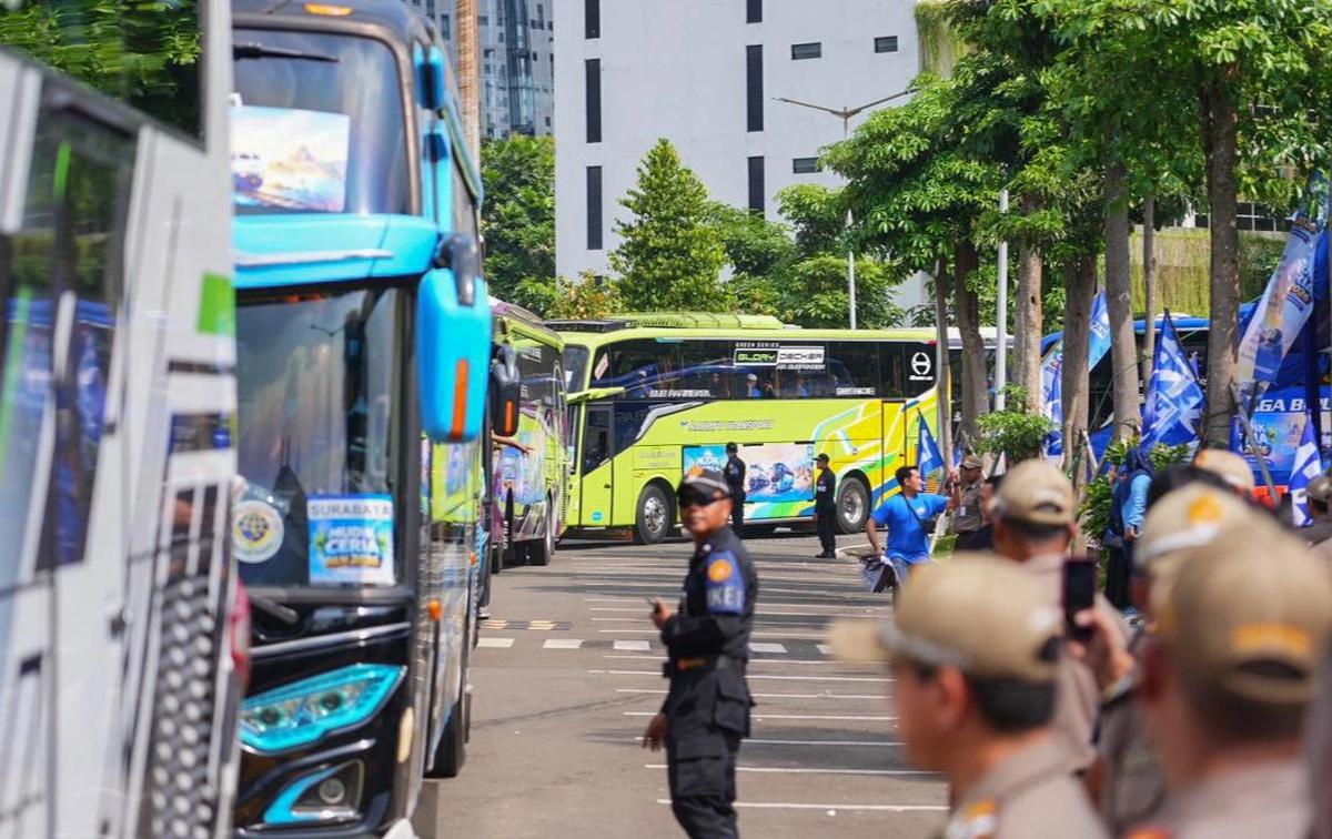 FOTO: Mudik Ceria PAN 2026 Berangkatkan Ribuan Warga Pulang Kampung Gratis