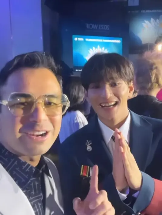 Raffi Ahmad juga memamerkan pertemuannya dengan idol KPop asal Indonesia, Zayyan XODIAC. [Foto: IG/raffinagita1717]