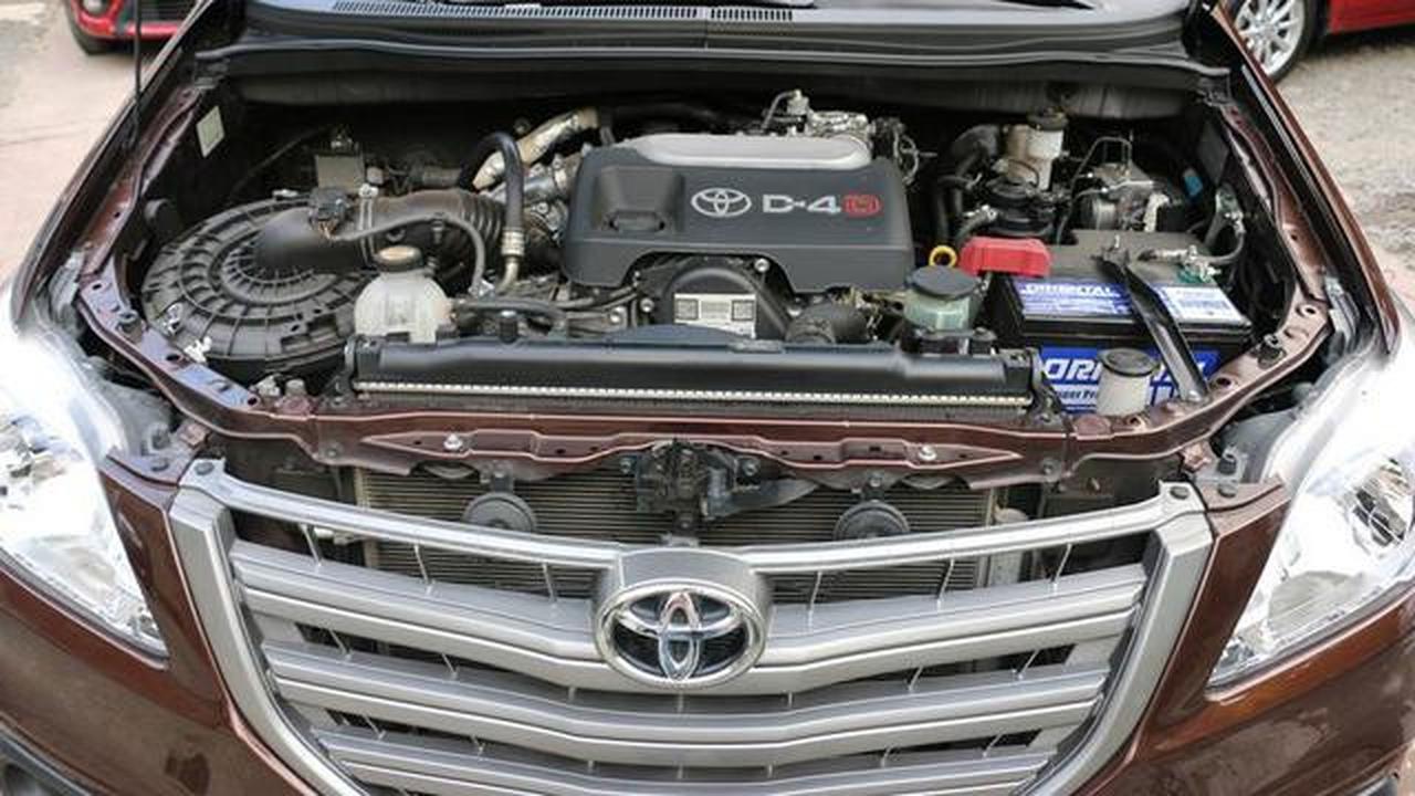 Cara Aman Mencuci Mesin Mobil, Bisa Dilakukan Sendiri di Rumah!