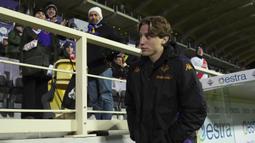 Pemain Fiorentina, Edoardo Bove hadir dalam laga lanjutan Liga Italia 2024/2025 melawan Udinesie di Artemio Franchi Stadium, Florence, Italia, Selasa (24/12/2024) WIB. (AP Photo/LaPresse/Massimo Paolone)