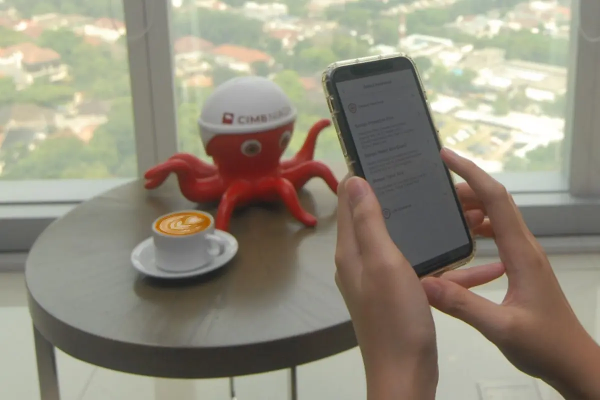 CIMB Niaga mendukung nasabah untuk tetap produktif melakukan beragam aktivitas perbankan di tengah PPKM Darurat melalui OCTO Mobile.