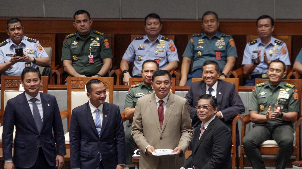 DPR Sahkan UU TNI