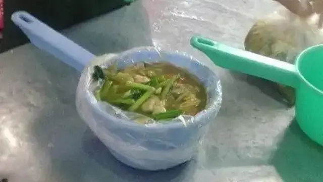 6 Alternatif Pengganti Piring Ini di Luar Nalar, Enggak Habis Pikir