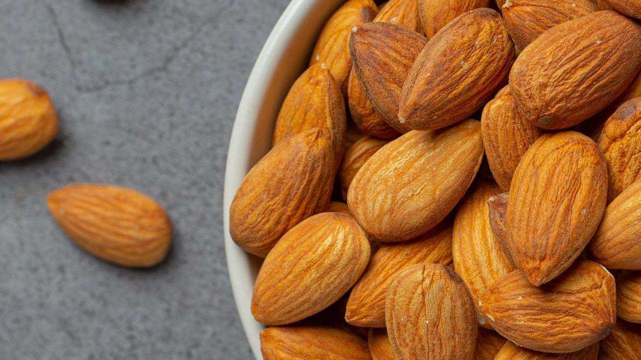 Kandungan Biji Almond Dapat Melindungi Kulit dari Sinar Matahari<br>