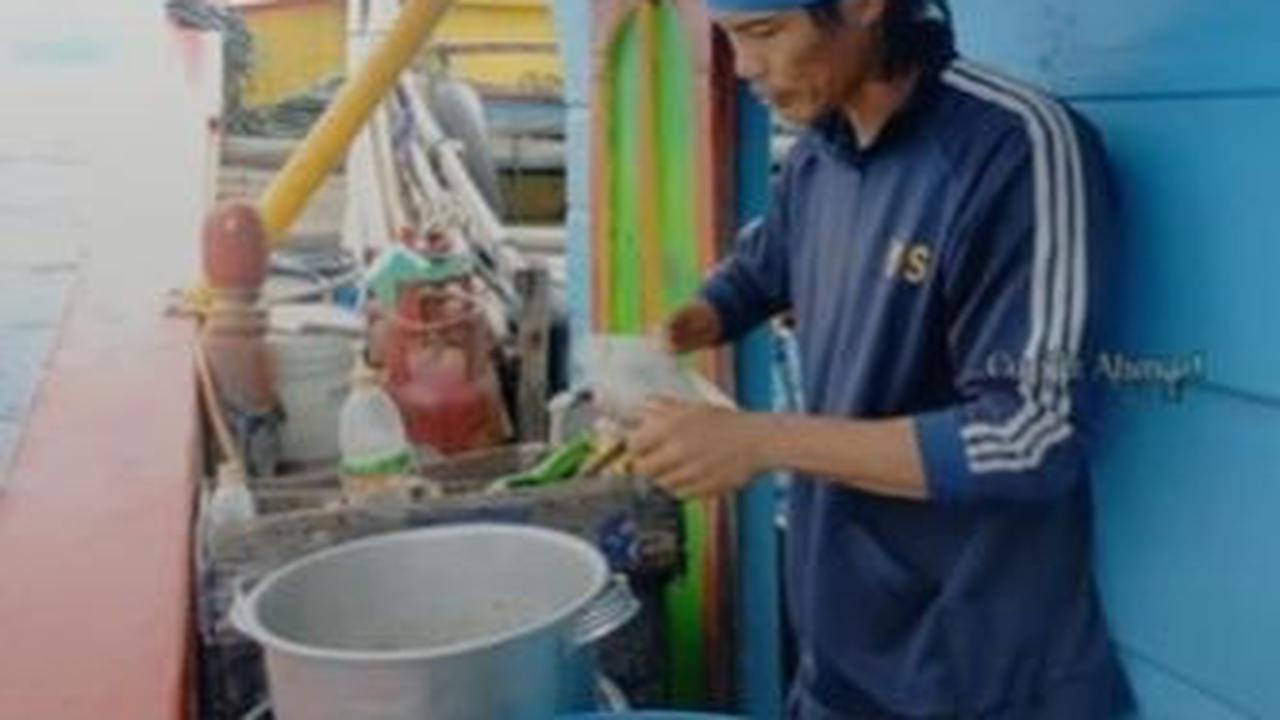 Hidup Sederhana di Tengah Laut