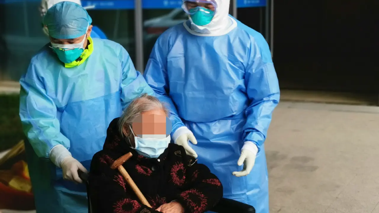 Nenek berusia 96 tahun ini disebut sebagai pasien tertua yang sembuh dari Virus Corona Wuhan, COVID-19. (Xinhua)