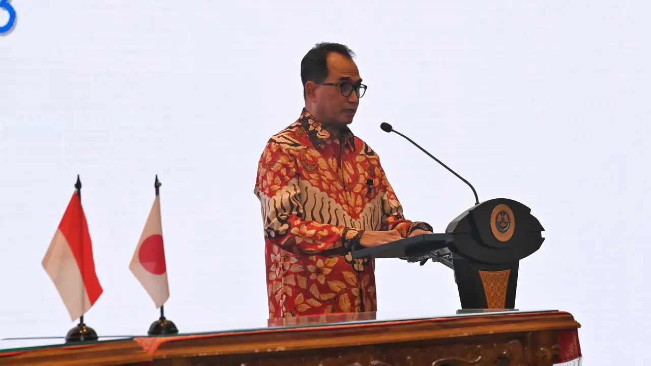 Menteri Perhubungan Budi Karya Sumadi dalam acara penandatanganan pembahasan penilaian proyek MRT Koridor Timur – Barat fase 1 tahap 1, di kantor Kemenhub, Jakarta. (Dok Kemenhub)