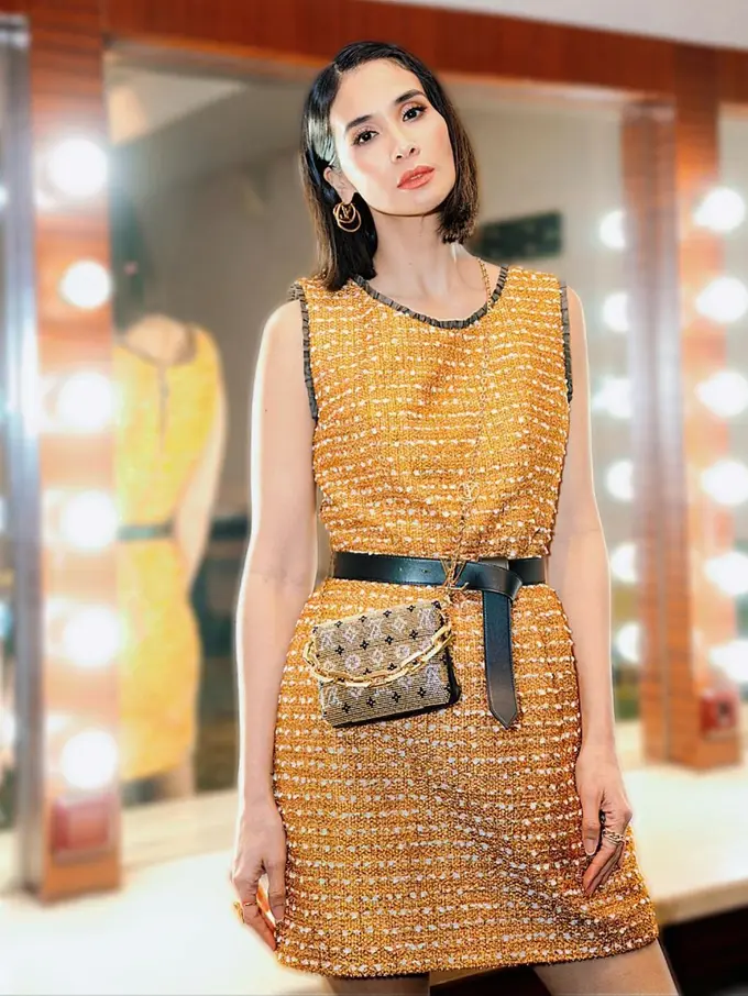 Inspirasi gaya fashion ala anak muda dari Marsha Timothy.