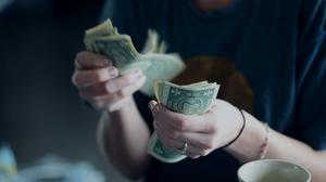 Berapa Idealnya Dana Darurat Pekerja Gaji UMR? Ini Panduan dan Cara Kumpulkannya