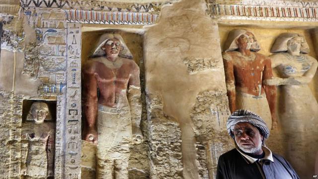 Pemakaman pribadi yang diperkirakan milik pejabat senior dinasti Firaun kelima, baru ditemukan di Giza pada 15 Desember 2018 (AP PHOTO)