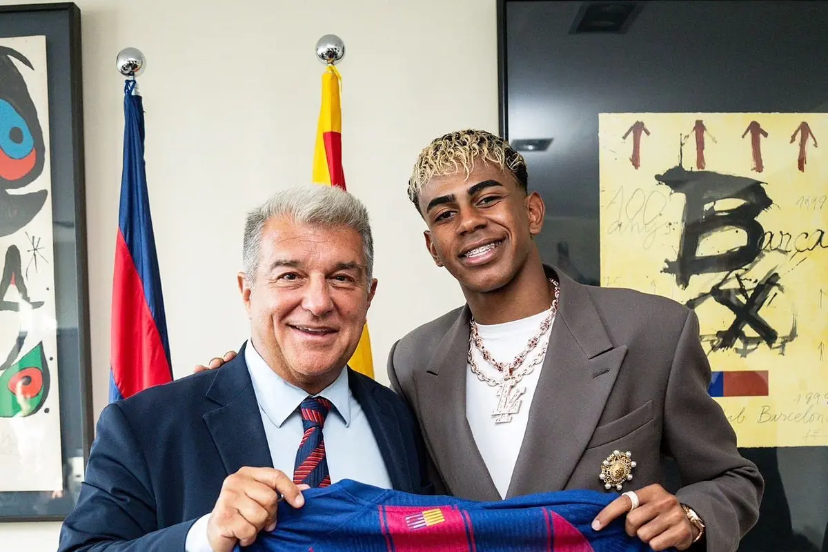 Lamine Yamal and the Burden of Barcelona's Number 10: Between a Legendary Legacy and High Expectations