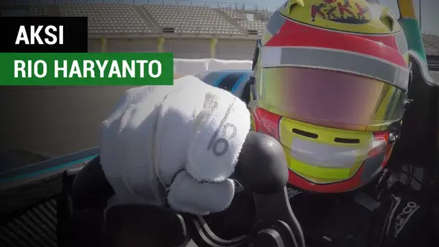Berita video aksi pebalap Indonesia yang pernah menjajal Formula 1, Rio Haryanto, dengan mobil Formula E.