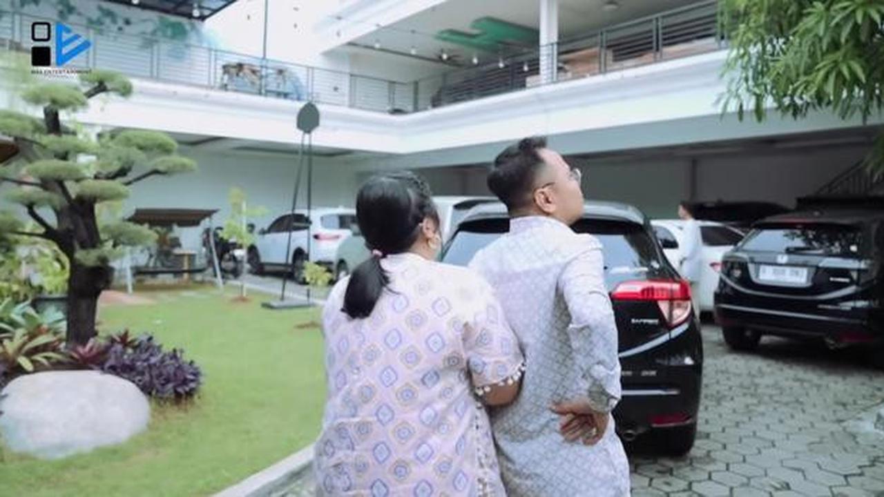 14 Potret Halaman Rumah Irish Bella dan Haldy Sabri, Estetik Bak Resort Pribadi