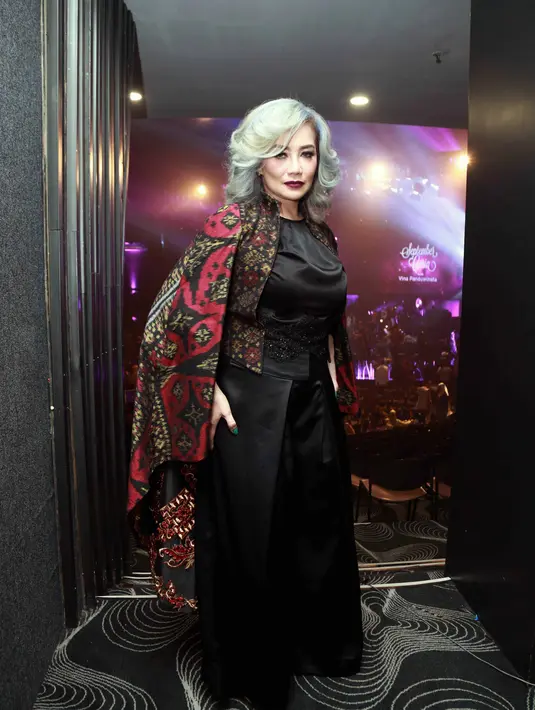 Banyak yang pangling dengan penampilan baru penyanyi yang pernah meraih Best Female Artist "Most Female Wanted " di "MTV Video Music Awards" tahun 1998 silam itu. (Nurwahyunan/Bintang.com)