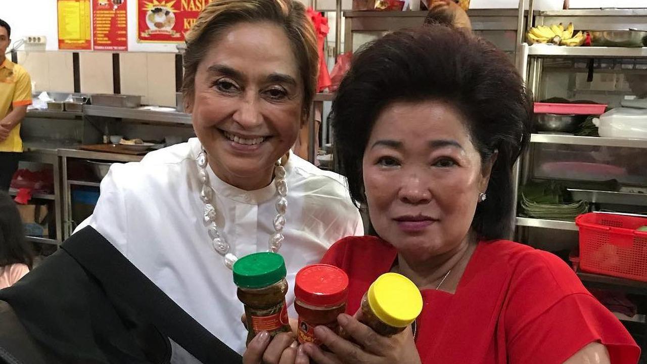 Bisnis Pertama Ludes