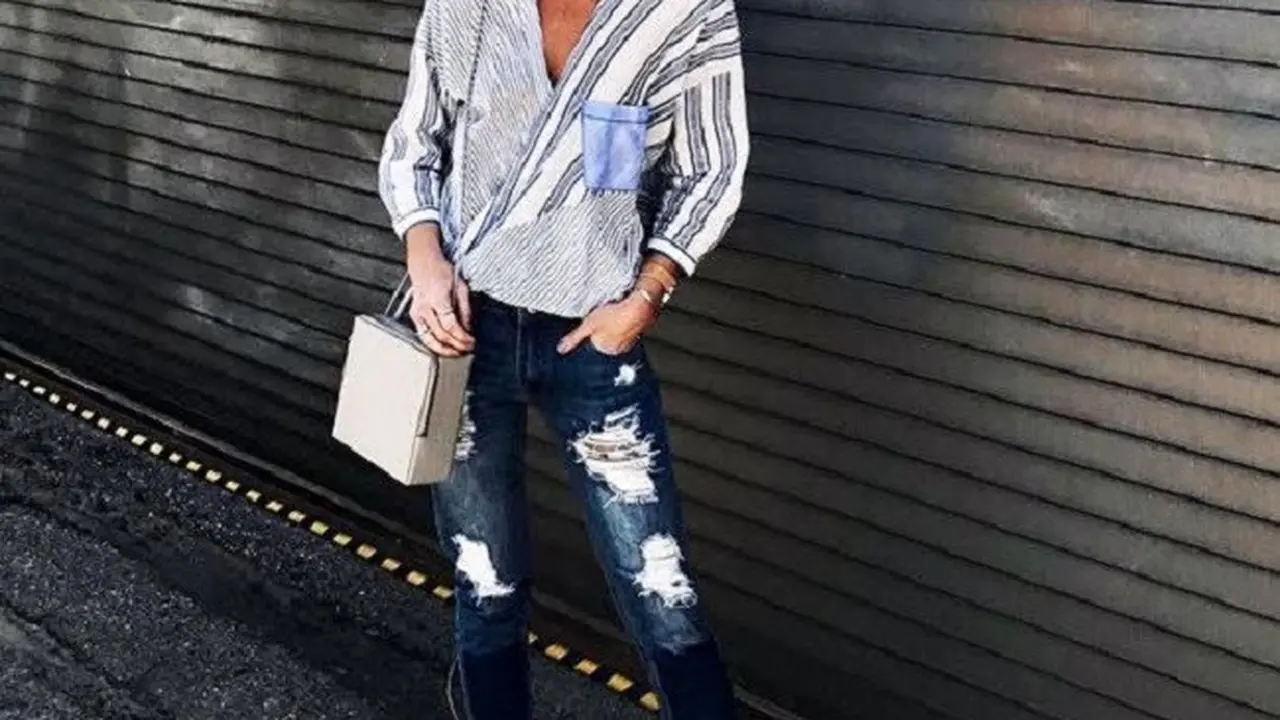 Padu Padan Celana Jeans Robek ala Fashion Blogger