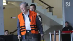 Pengusaha yang juga terpidana kasus korupsi, Tamin Sukardi usai menjalani pemeriksaan di Gedung KPK, Jakarta, Jumat (16/11). Tamin diperiksa terkait suap putusan perkara di PN Medan. (Merdeka.com/Dwi Narwoko)